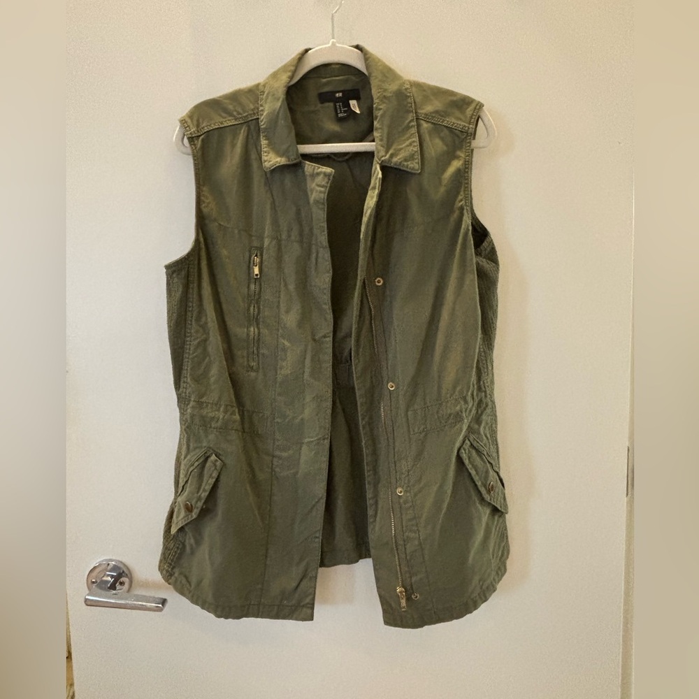 H&M Khaki Green Utility Vest